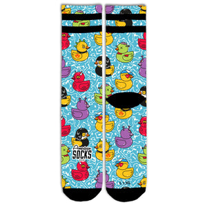 Chaussettes Mid High Tub Duck avec des canards en caoutchouc dans une baignoire bleue, American Socks