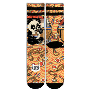 Chaussettes Mid High Panda avec un panda mangeant des ramen sur orange, American Socks
